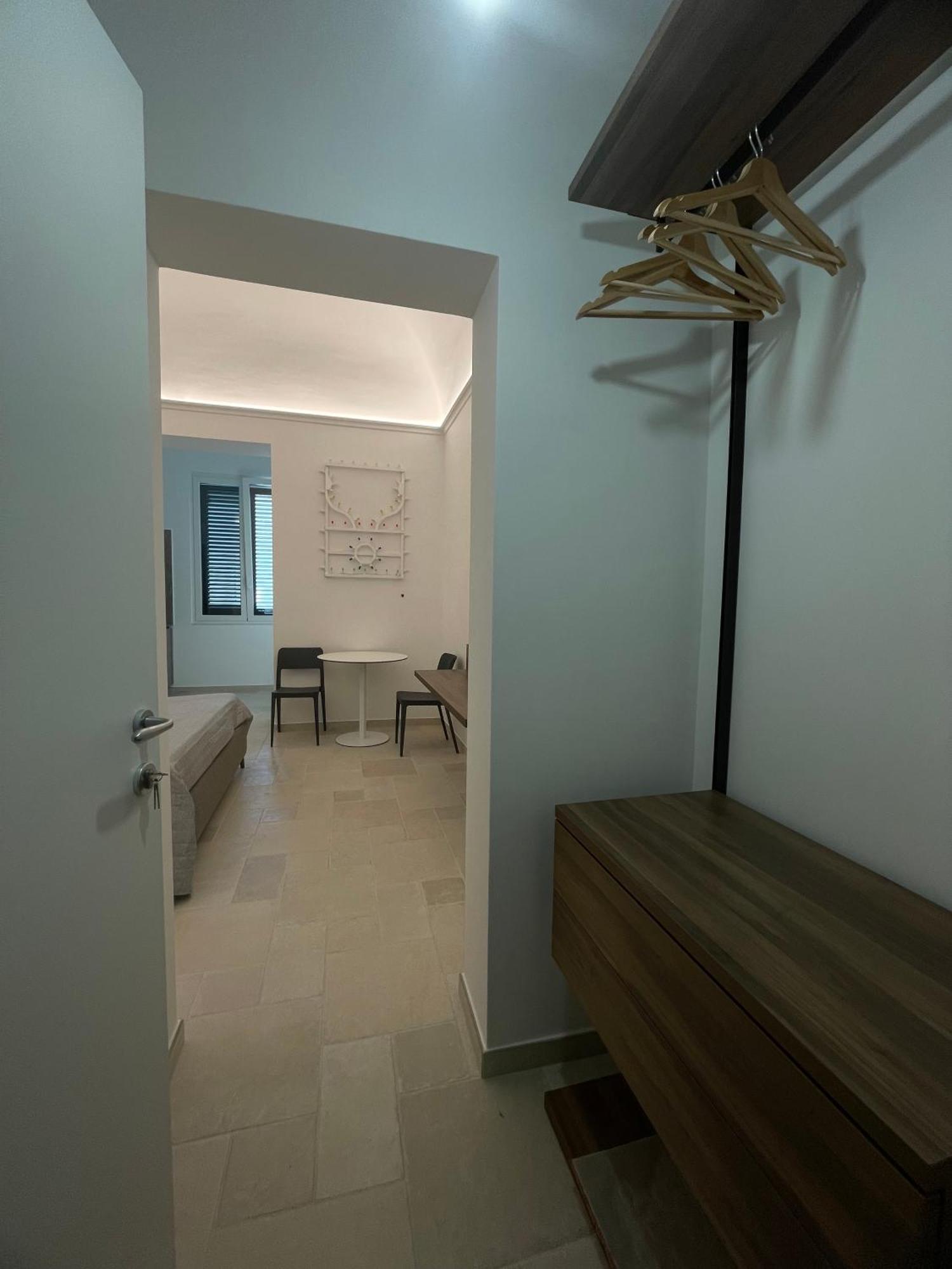 Hotel Civico 38 - Le Tre Chiavi Bari Zewnętrze zdjęcie