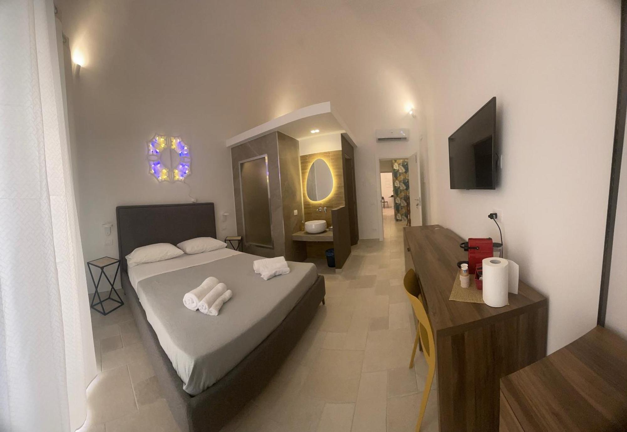 Hotel Civico 38 - Le Tre Chiavi Bari Zewnętrze zdjęcie